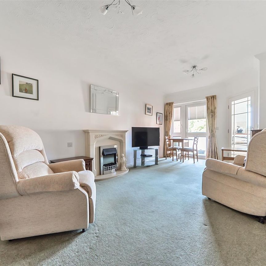 Chadwick Lodge, Southampton - Photo 1
