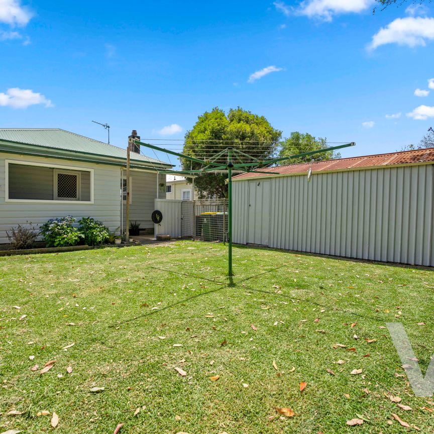 39 Sunderland Street, Mayfield NSW 2304 - House For Rent | Domain - Photo 1