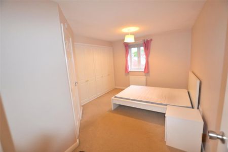 4 bedroom terraced house to rent - Photo 2