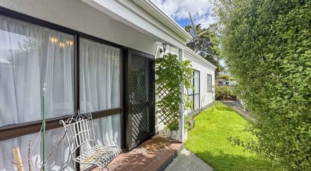 CITY CENTRE - TWO BEDROOMS - Photo 4