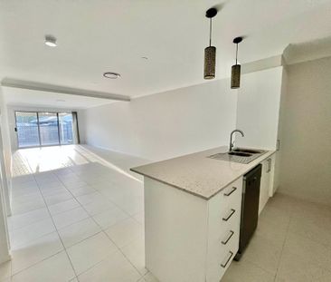 7 Crestwood Road, Thornton - Photo 2