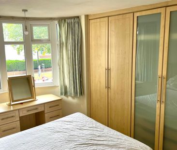 3 Bed End of terrace house For Rent - Photo 4