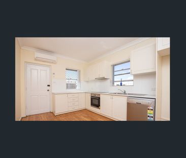 CENTRAL, PRIVATE, 1ST FLOOR UNIT - Photo 4