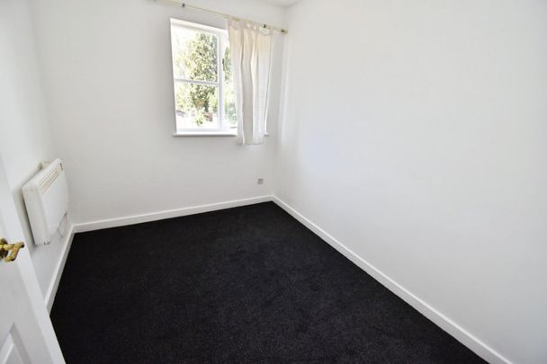 1 bedroom Flat To Let - Photo 1