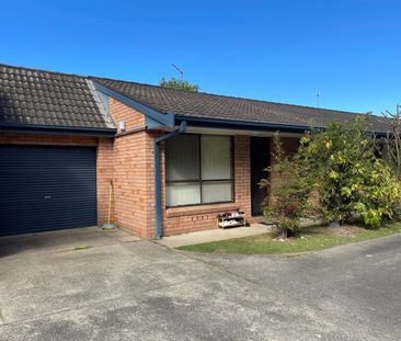 IDEAL LOCATION! - Photo 2