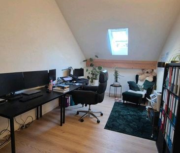 Großzügige helle Wohnung mit Loggia - Photo 1