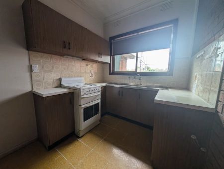 “Spacious two bedroom villa, close to Broadway Shopping Village & Reservoir Train Station” - Photo 4