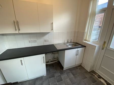 3 Bed Terraced House, Kipling Avenue, CH42 - Photo 3