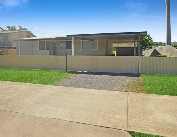 ENTERTAINMENT AREA | 2 X SHEDS - Photo 1