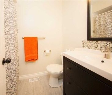 For Lease - 1261 Valerie Crescent, Oakville, Ontario - Photo 2