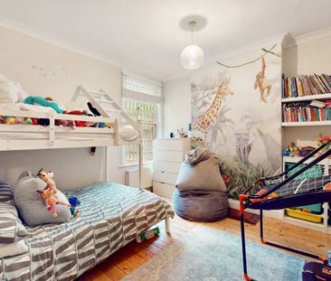 Two Bedroom With Private Garden Flat - Photo 4