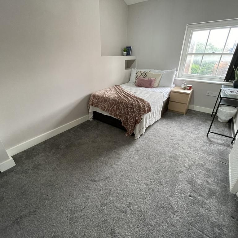 1 bedroom in a house share to rent - Photo 1