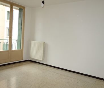 Location Appartement 2 pièces 40m² NIMES 30900 - Photo 2