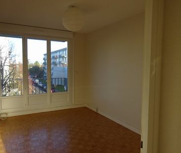 Location Appartement 4 pièces 74m² - Photo 4