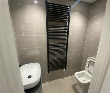 4 bedroom detached house to rent - Photo 4
