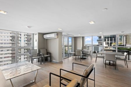 For Lease - 20 Meadowglen Place Unit# 727, Toronto, Ontario - Photo 2