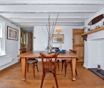 Idyllic detached cottage which is well presented throughout and has... - Photo 4