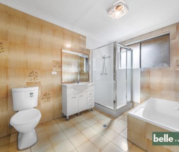 Four Bedroom Townhouse in Prime Croydon Location - Photo 6
