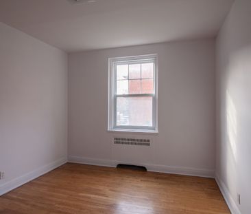 4745 Queen Mary Road - Photo 5