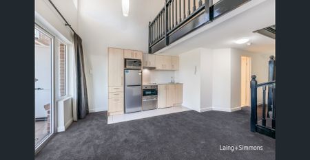 Renovated Stylish Loft Style Apartment - Photo 5