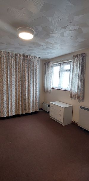 Burgess Road, Southampton - Photo 1