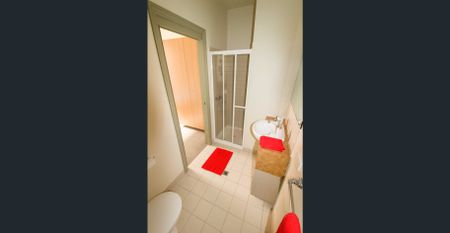 Cambridge Court - Fully Furnished Studio Apartment - Student Only - Photo 4