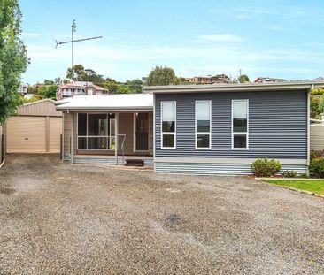 11 Higgins St, Encounter Bay SA 5211 - House For Rent | Domain - Photo 1