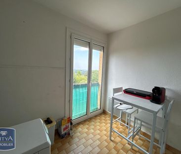 Location Appartement 2 pièces 45m² ST DIDIER EN VELAY 43140 - Photo 3