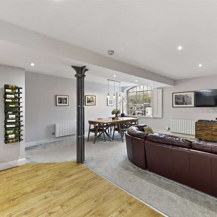 Dundee Court, 73 Wapping High Street, London, E1W 2YG - Photo 1