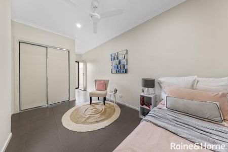 Modern Townhouse in a Quiet Glenroy Location - Photo 4