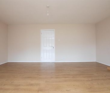 3 bedroom detached house to rent - Photo 4