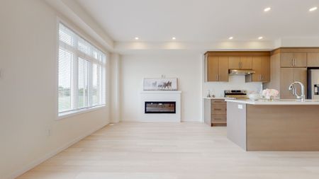 For Lease - 10 Seacoasts Circle, Vaughan, Ontario - Photo 4