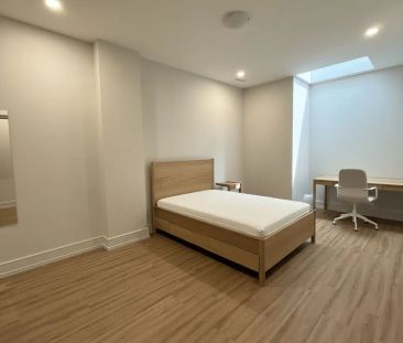 587 College Street #A - Photo 4