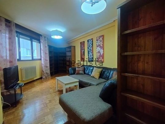 Alquiler de piso en Calle Álvaro de Albornoz, 1 - Photo 1