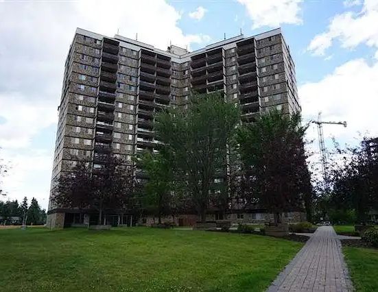 3 Bedroom, 1.5 bath Unfurnished Executive Condo | 815 - 13910 Stony Plain Road, Edmonton - Photo 1