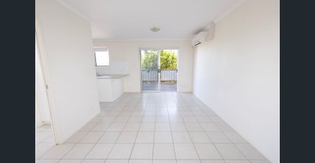 Stylish & Spacious 2-Bedroom Apartment in the Heart of Moorooka! - Photo 5