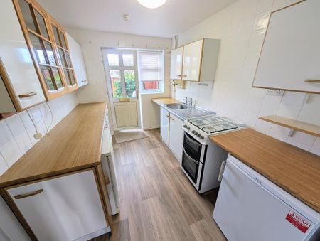 3 bedroom terraced house to rent - Photo 4