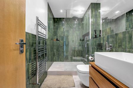 2 bedroom Flat To Let - Photo 5