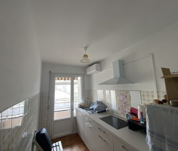 A LOUER STUDIO LUMINEUX / BOULEVARD BAZEILLE TOULON - Photo 2