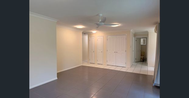 Ground-Floor Unit for Rent – Fresh, Spacious & Ideally Located! - Photo 1