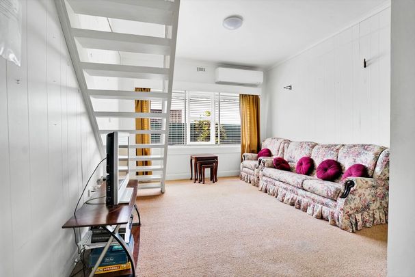 Share house with 1 room available for $195 per week - Photo 1