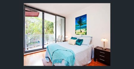 🏡 Fully Furnished-Modern Split-Level 2 Bedroom Townhouse Style Apartment for Rent - Photo 4