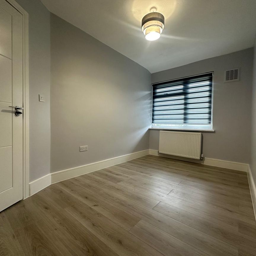 One-Bedroom Studio - Photo 1