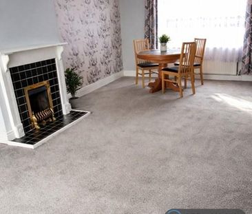 3 bedroom end of terrace house to rent - Photo 2