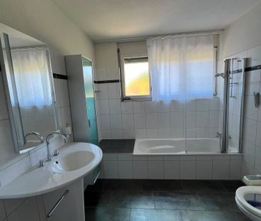 Charmante 3.5-Zimmerwohnung mit Balkon, Terrasse, Garten und herrli... - Photo 6