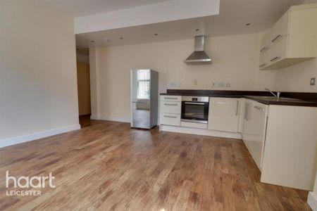 2 bedroom apartment to rent - Photo 4