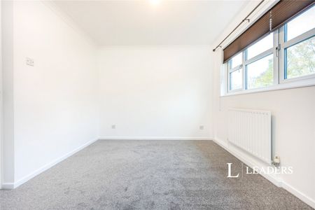 2 bedroom terraced to rent Langcliffe Drive, Heelands, MK13 - Photo 3