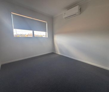 Spacious 3-Bedroom Home with 2 Bathrooms and Secure Garage Availabl... - Photo 4