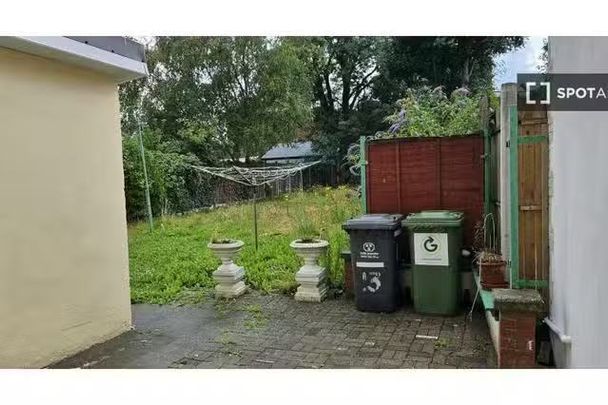 Bed for rent in a residence in Dublin - Photo 1