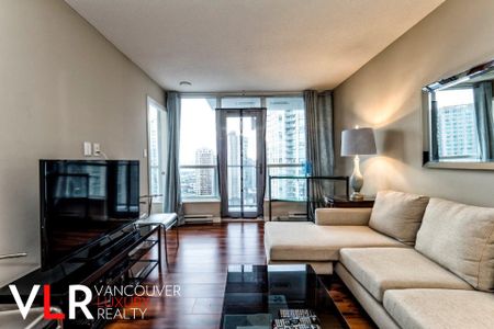 Condo in Downtown Vancouver, BC - Photo 3